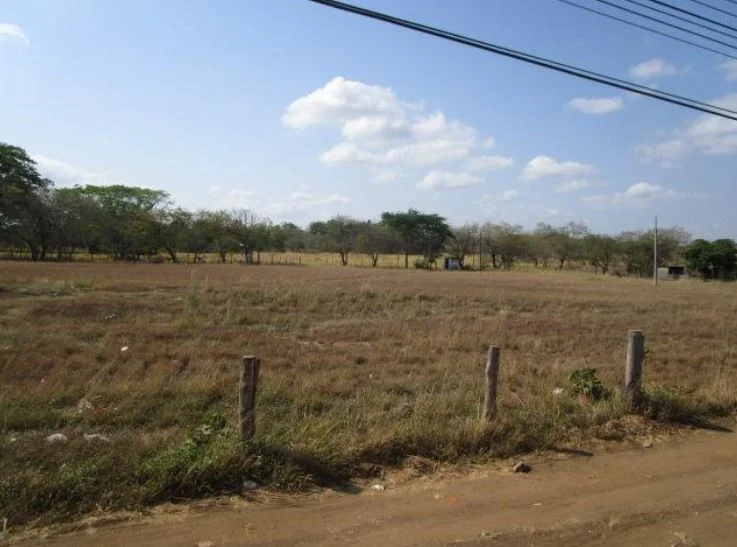 VENTA DE TERRENO EN EL ROBLE DE AGUADULCE