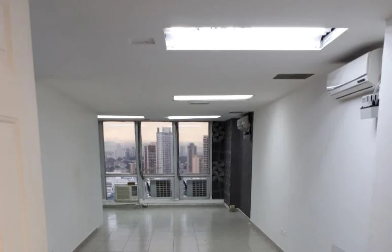 ALQUILER DE OFICINAS EN VÍA ESPAÑA Y CALLE ELVIRA MÉNDEZ