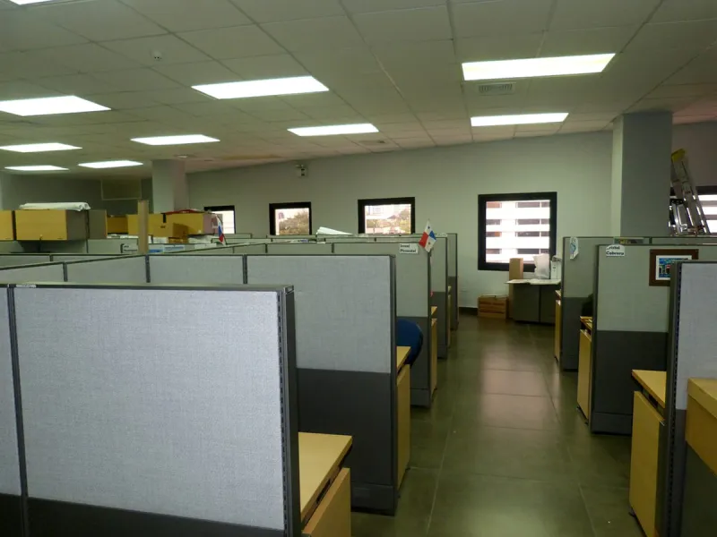 ALQUILER DE OFICINAS EN VÍA ISRAEL