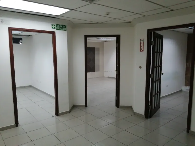 ALQUILER DE LOCAL COMERCIAL SOBRE LA VÍA FERNÁNDEZ DE CÓRDOBA