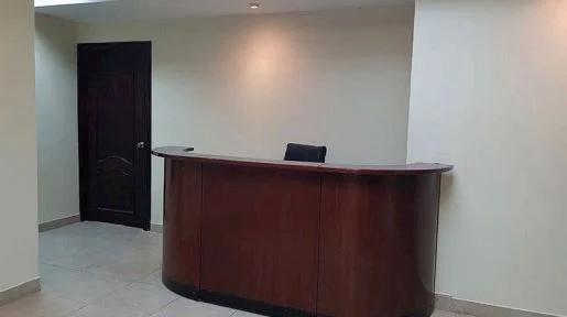 ALQUILER DE OFICINA EN CALLE 52 Y ELVIRA MÉNDEZ