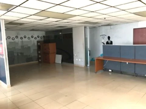 ALQUILER DE OFICINA EN CALLE 52 Y ELVIRA MÉNDEZ