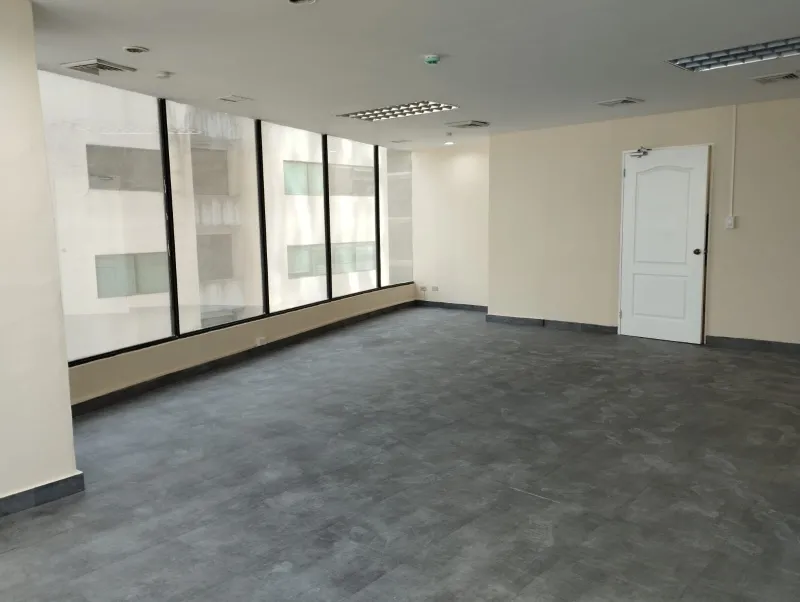 VENTA DE OFICINA EN BELLA VISTA