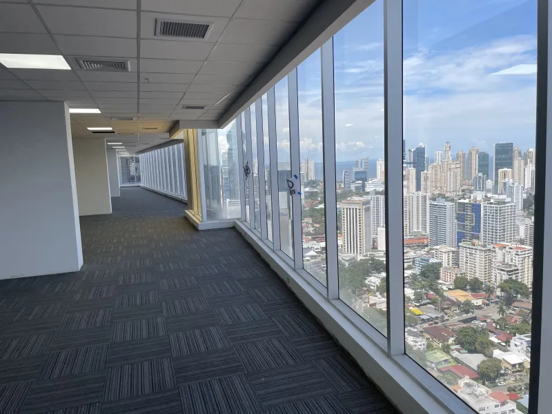 ALQUILER DE OFICINAS EN ÁREA BANCARIA