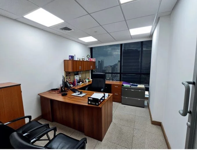 ALQUILER DE OFICINA EN CALLE 50
