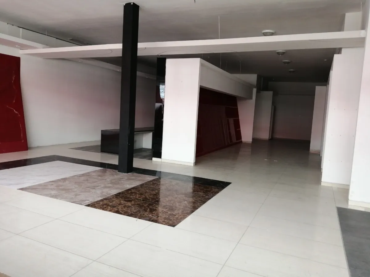 ALQUILER DE LOCAL COMERCIAL SOBRE LA VÍA FERNÁNDEZ DE CÓRDOBA