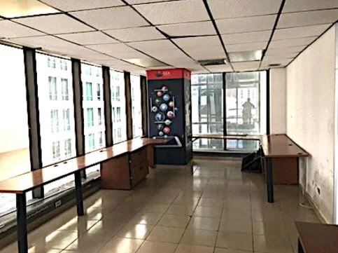 ALQUILER DE OFICINA EN CALLE 52 Y ELVIRA MÉNDEZ