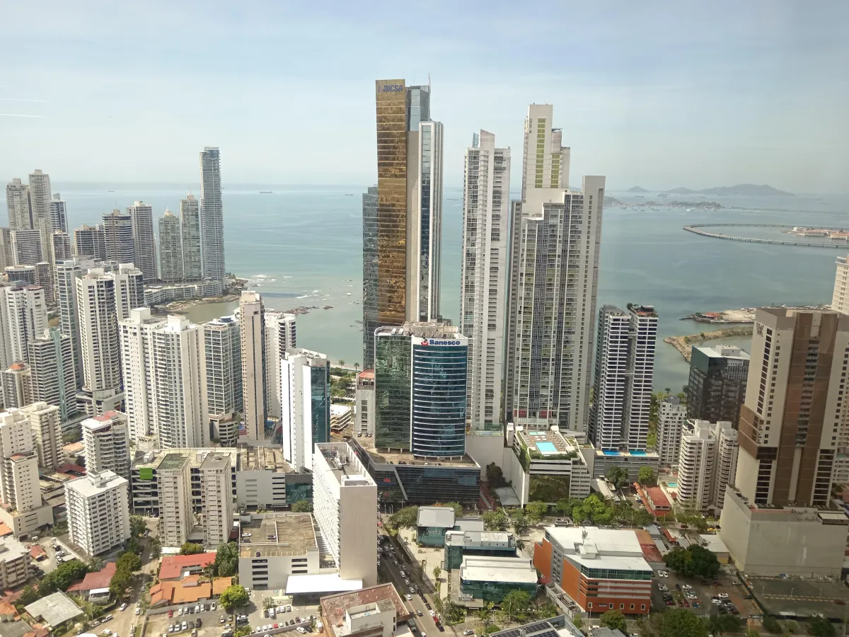 AQUILER DE OFICINAS EN CALLE 50